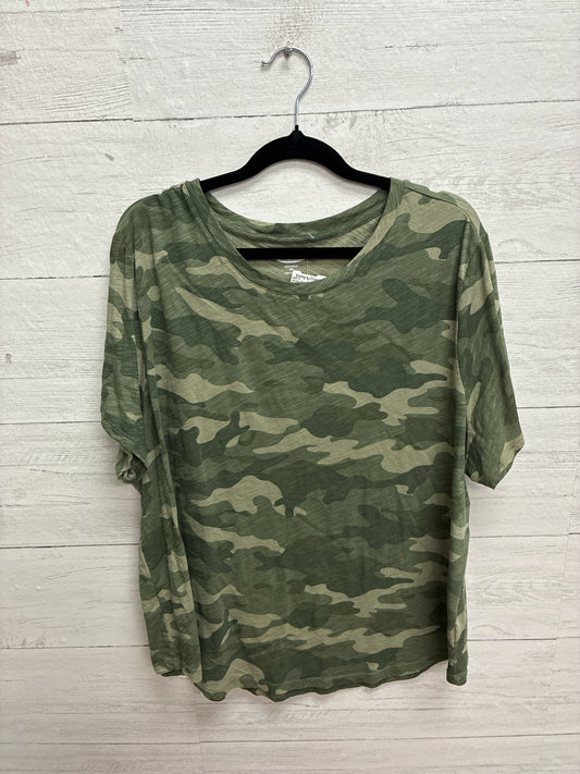 Size XXL Old Navy Camo Womens Shirt