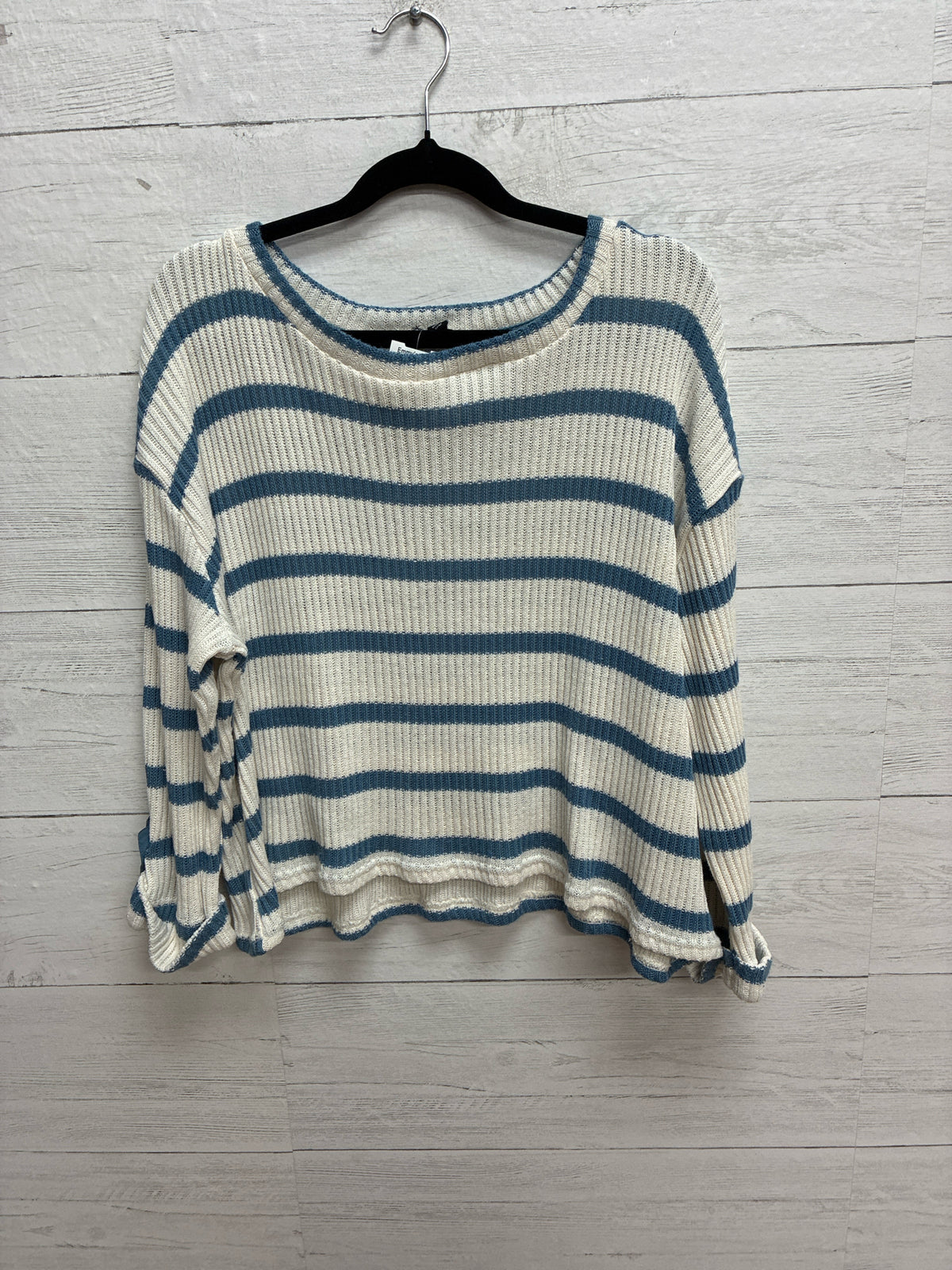 Size M BLUE PEPPER White Womens Sweater