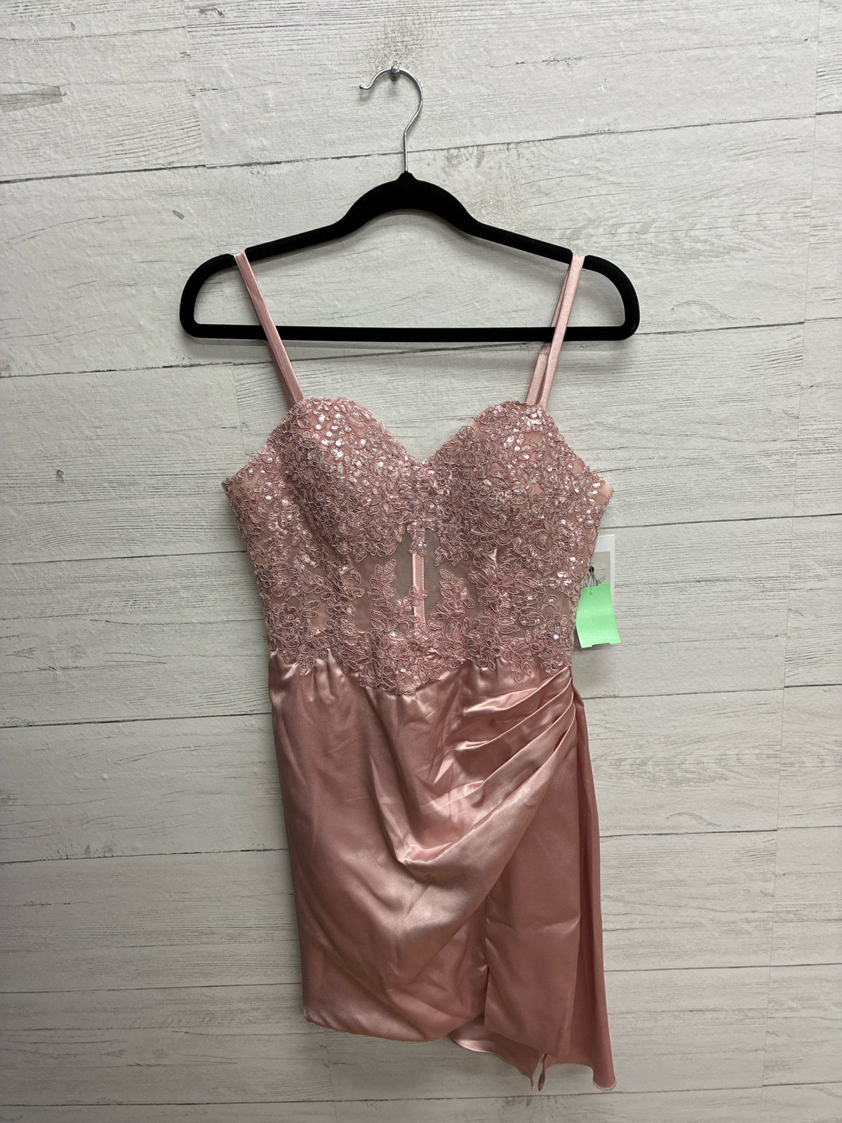 Size M BXZ Pink GOWN