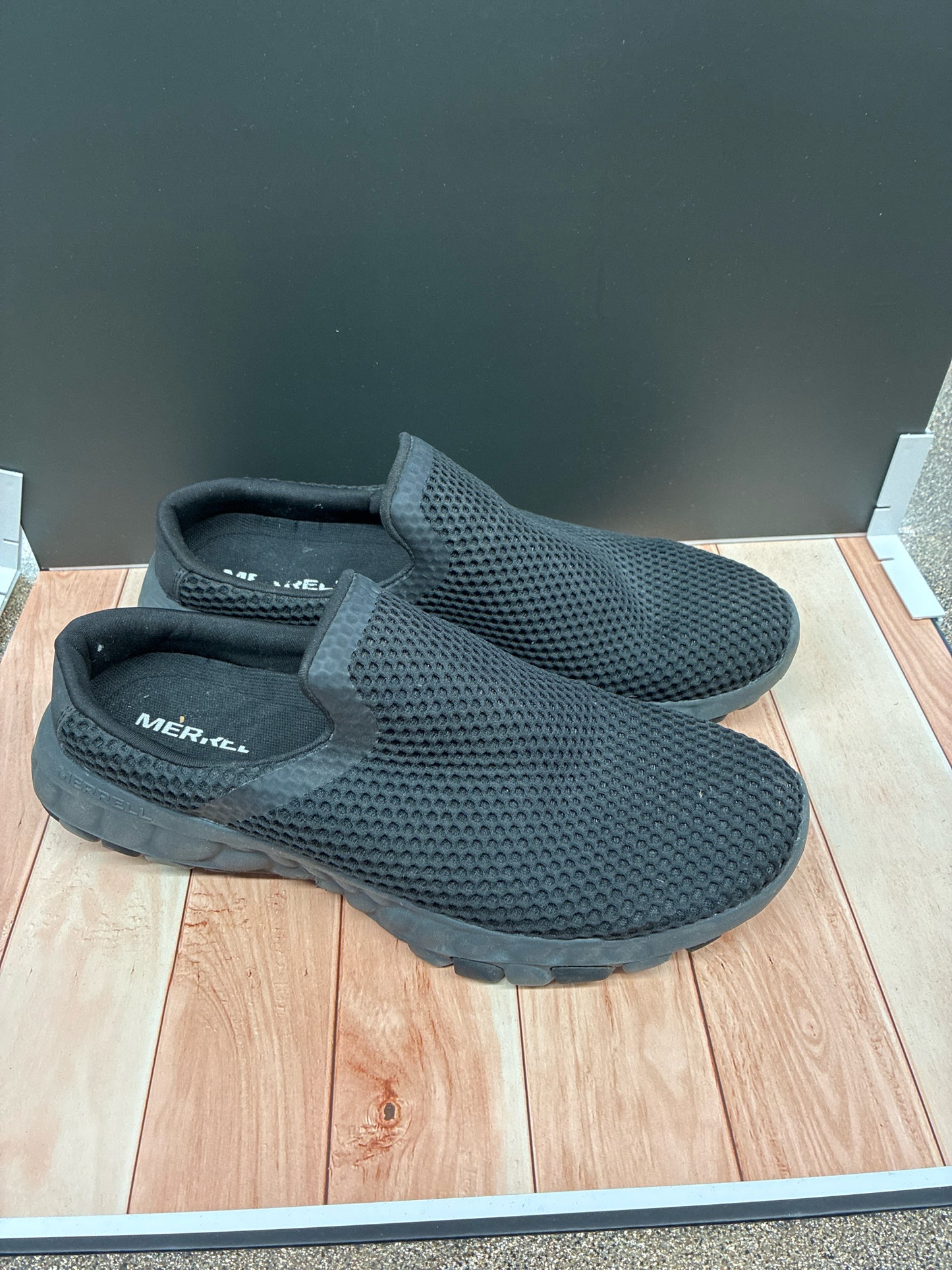 8.5 Merrell Black Womens Shoe