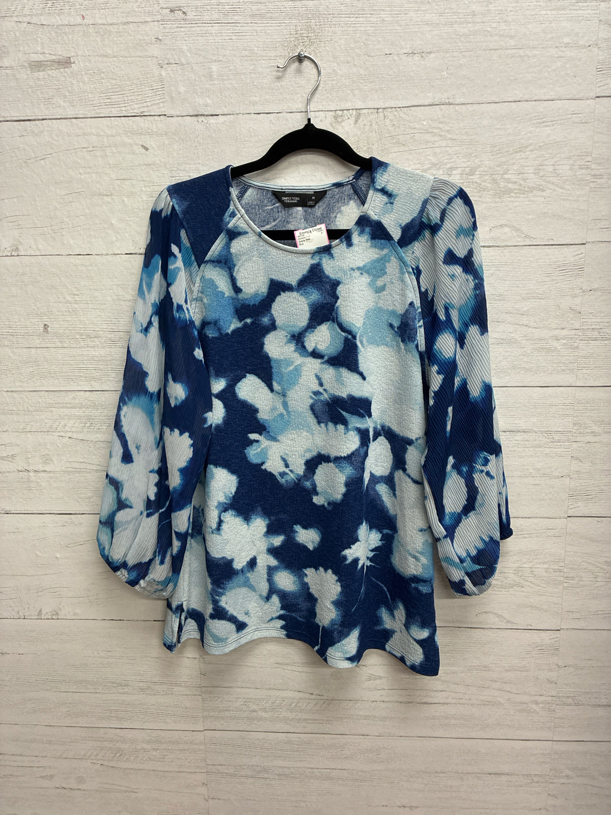 Size M Simply Vera Blue Womens Shirt