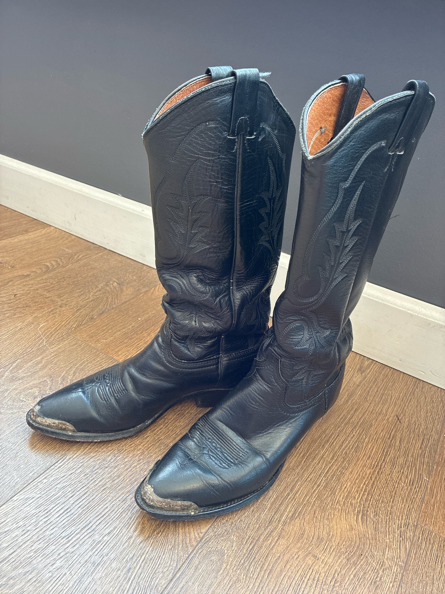7.5 Black Womens Boot