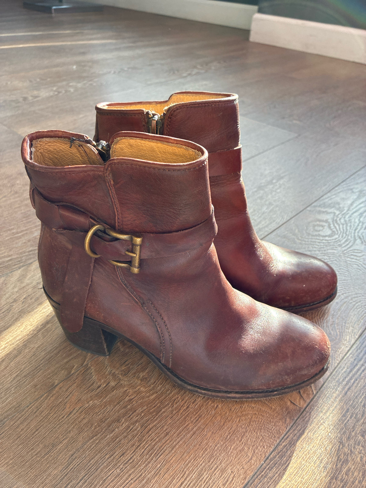 8 FRYE Brown Womens Boot