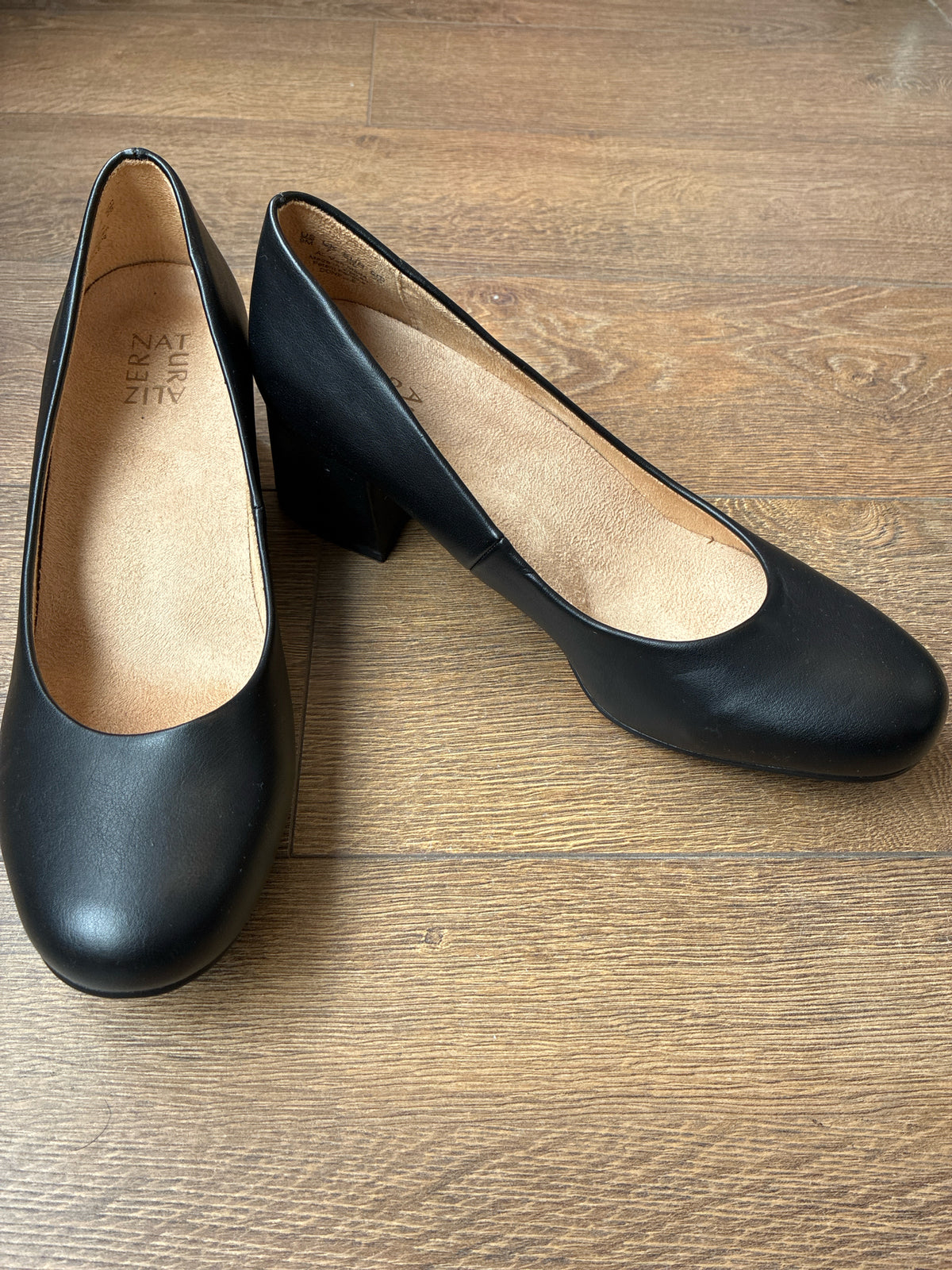 9 Naturalizer Black Womens Shoe