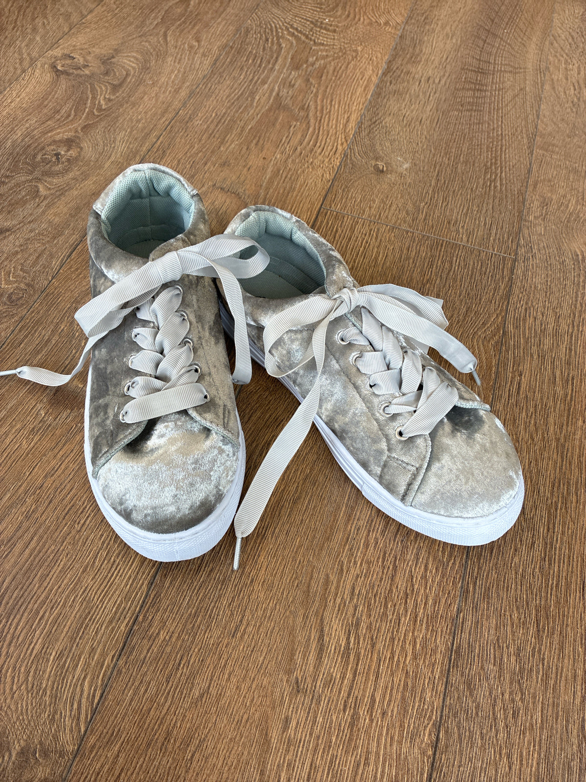 6 Qupid Silver Womens Shoe
