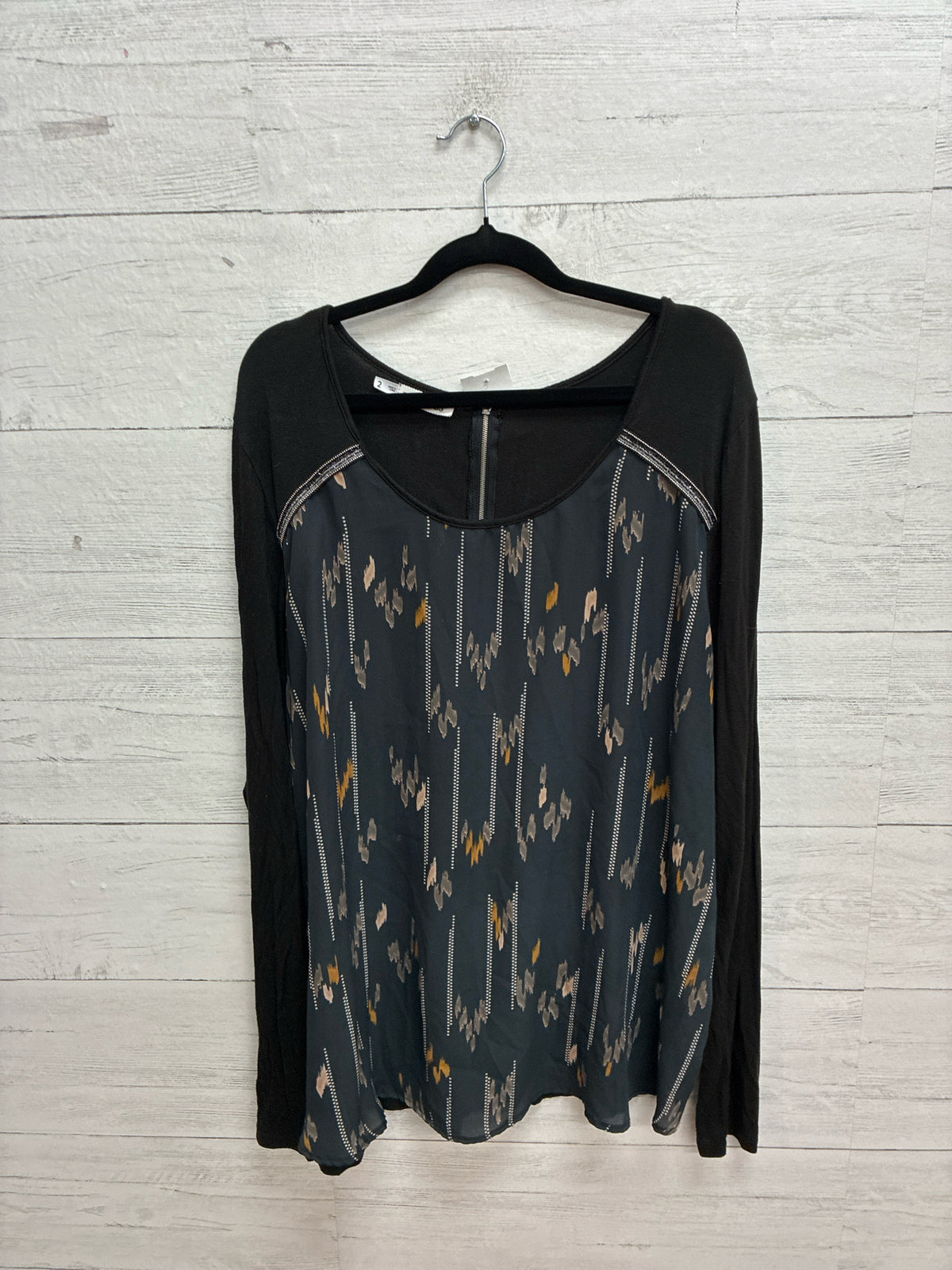 Size 2X Maurices Grey Womens Shirt