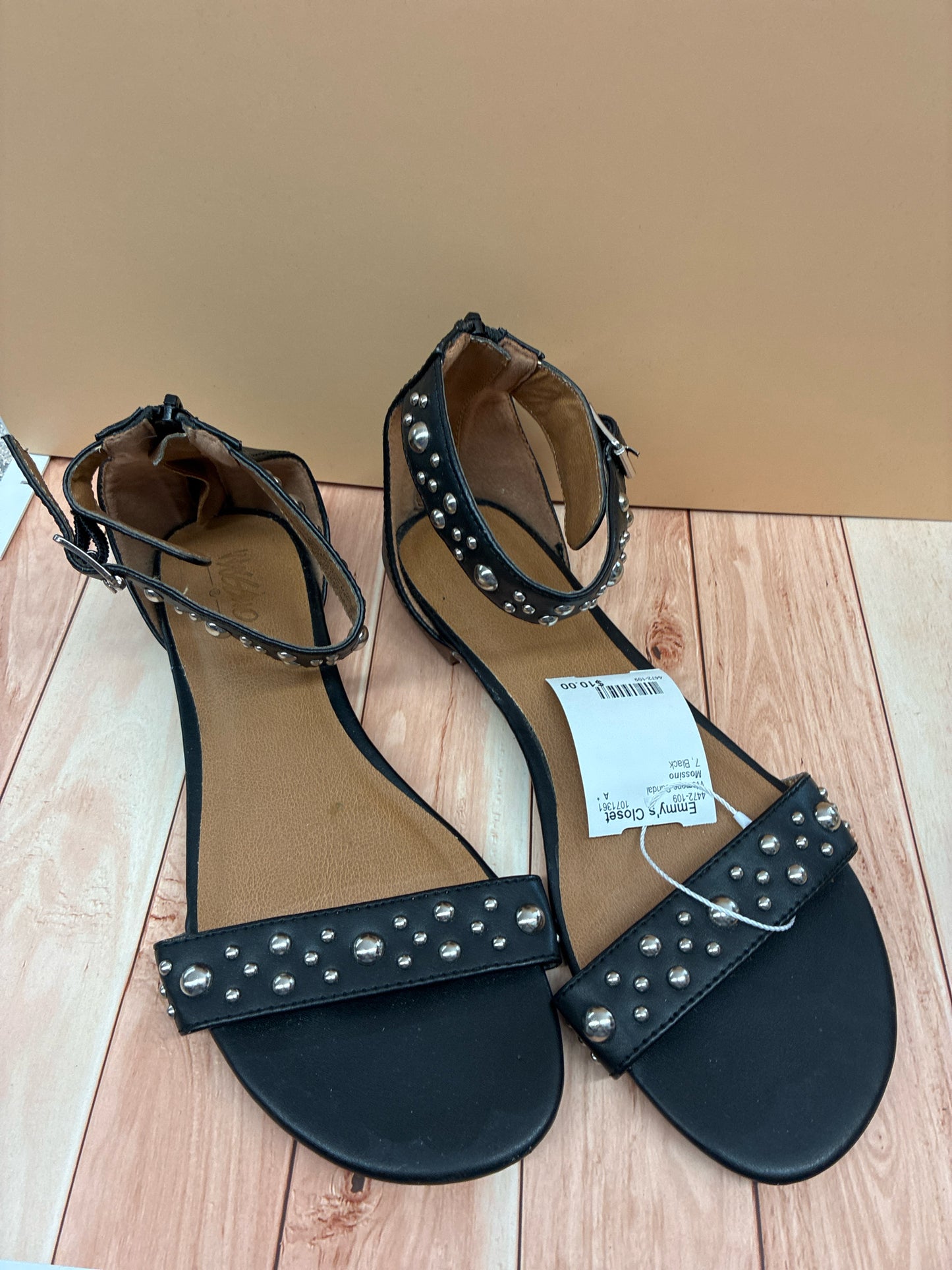 7 Mossino Black Womens Sandal