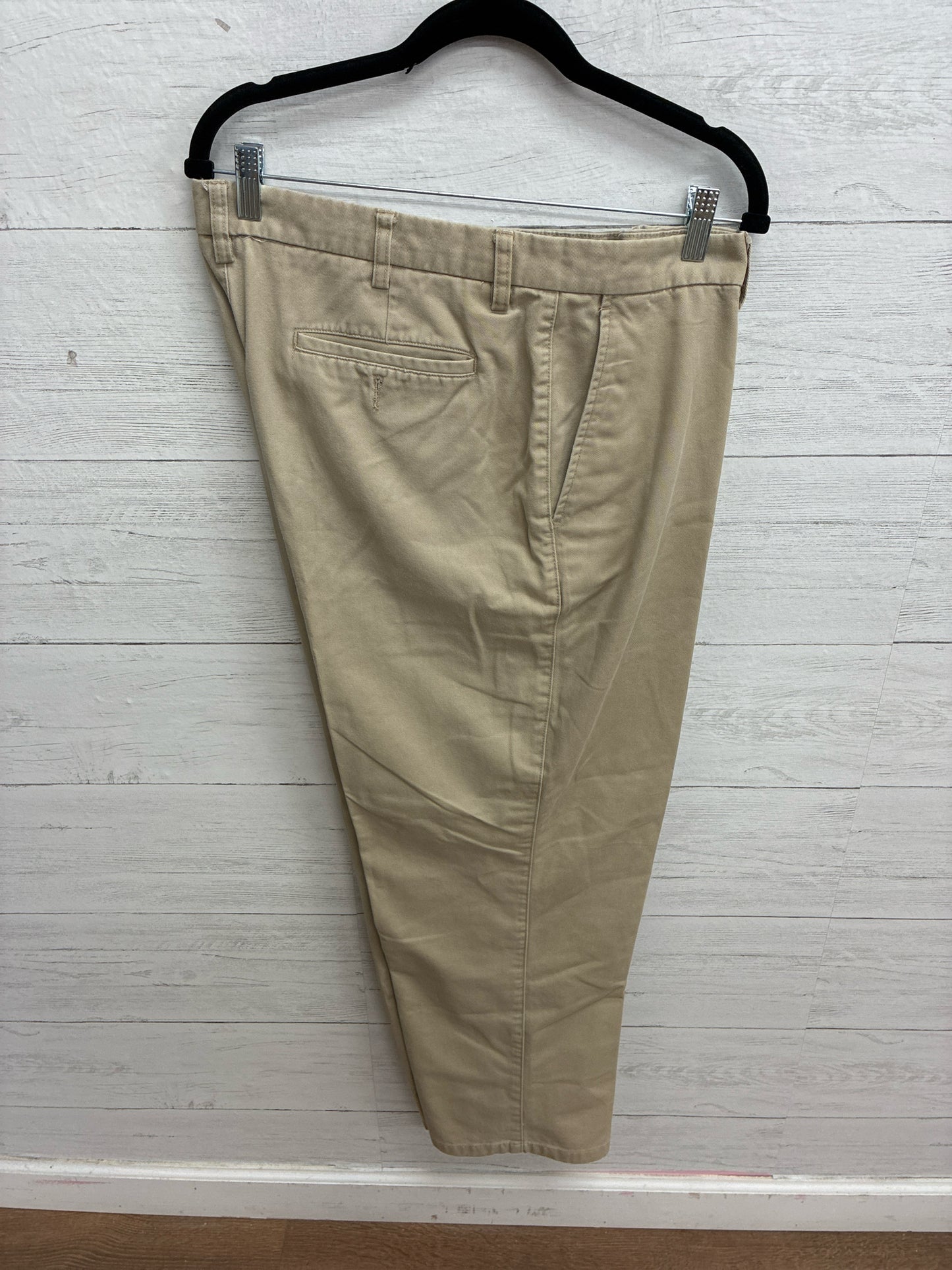 Size 40/30 St johns bay Kahki Mens Dresspant